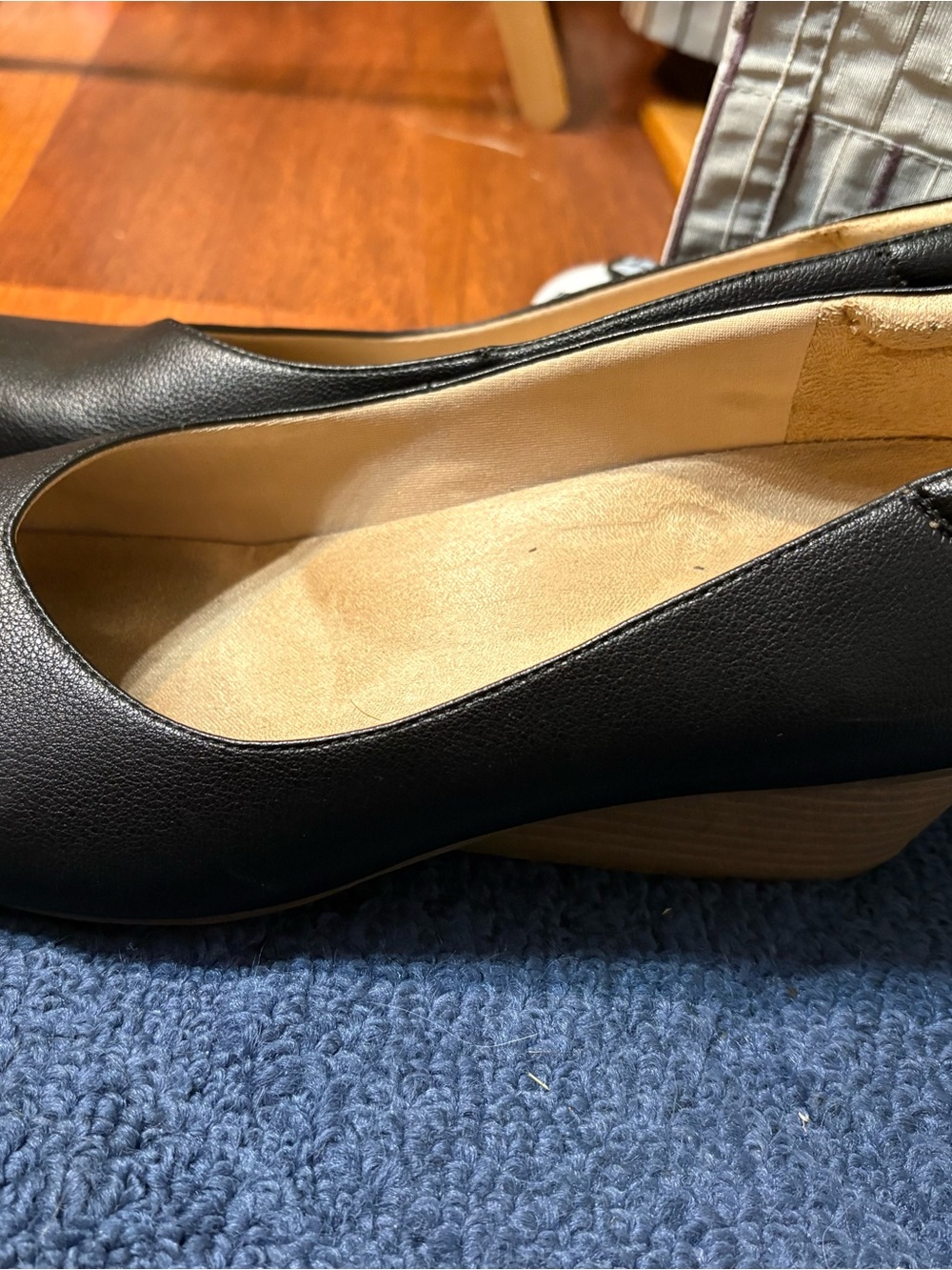 Dr. Scholl's Black Wedge Pumps with Tan Insole